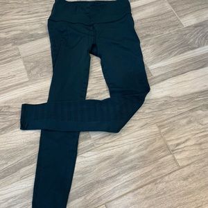 Like new full lux Lululemon leggings size 6